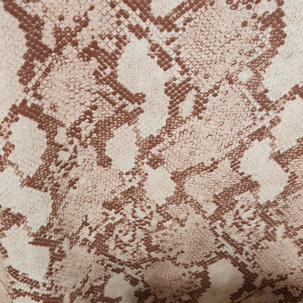 H & M Ladies Tan Snake Pattern top. - Picture 3 of 4
